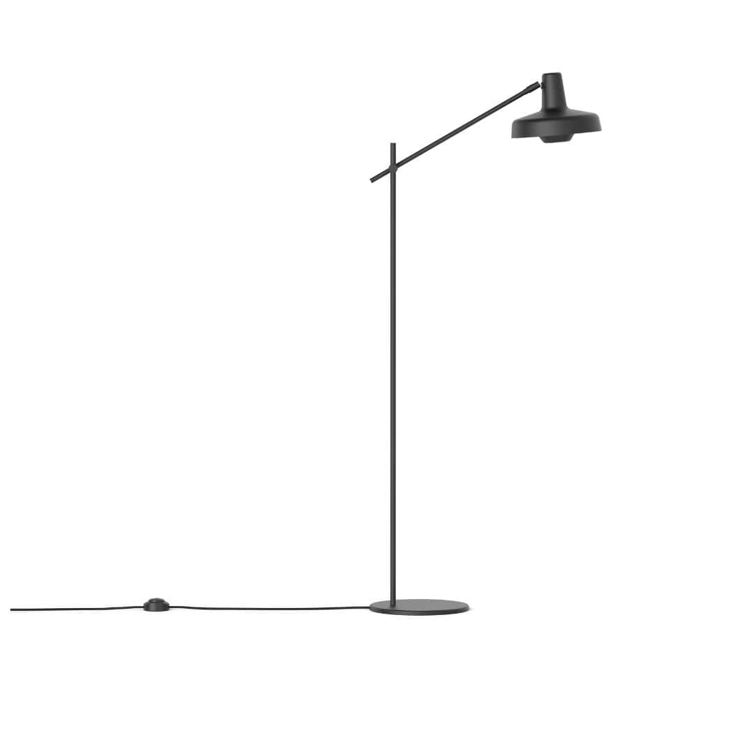Arigato Gulvlampe Kort Arm Sort Grupa Products