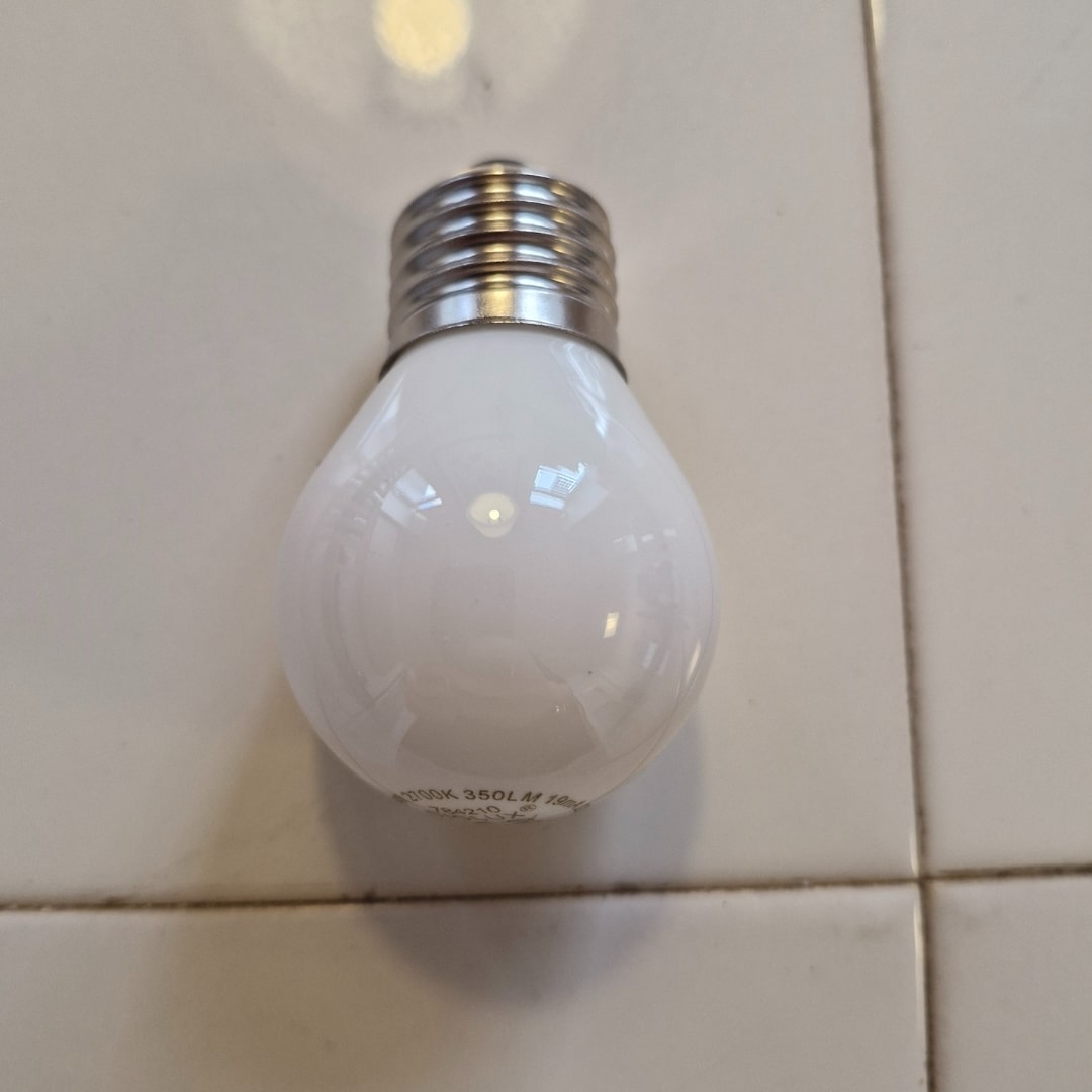 Diolux Krone40 4w E27 350lm Dæmpbar Så Længe Lager Haves Gn